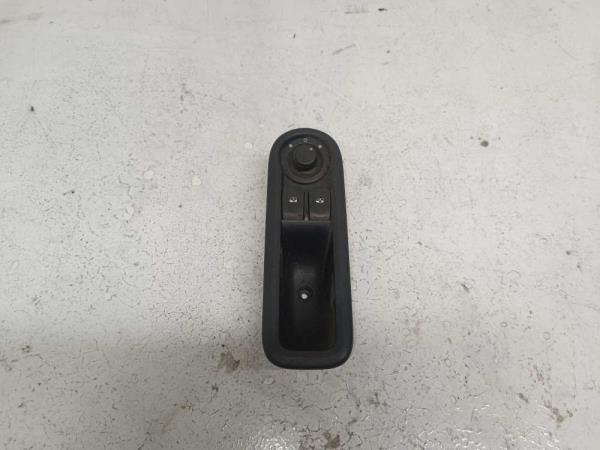 BOUTON LEVE VITRE RENAULT - Vue 1